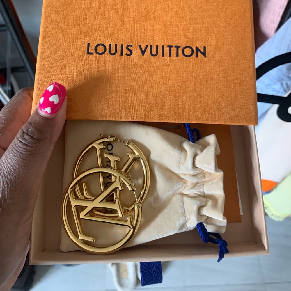 louis vuitton louise hoop earrings gold in large size